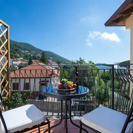 Raggio Di Sole Oda ve Kahvaltı Agerola